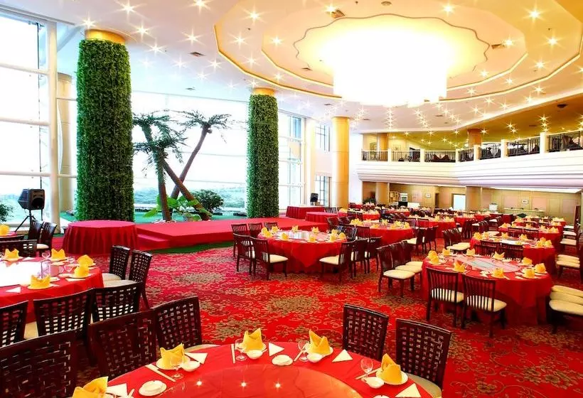 Hotelli Golden Pebble International Convention Centre & Resort