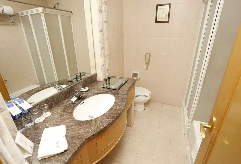 Hotelli Golden Pebble International Convention Centre & Resort