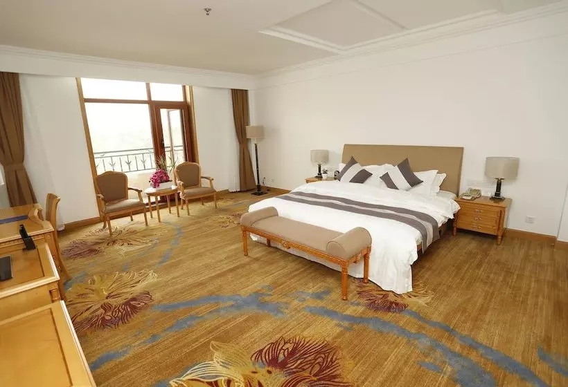 Hotelli Golden Pebble International Convention Centre & Resort