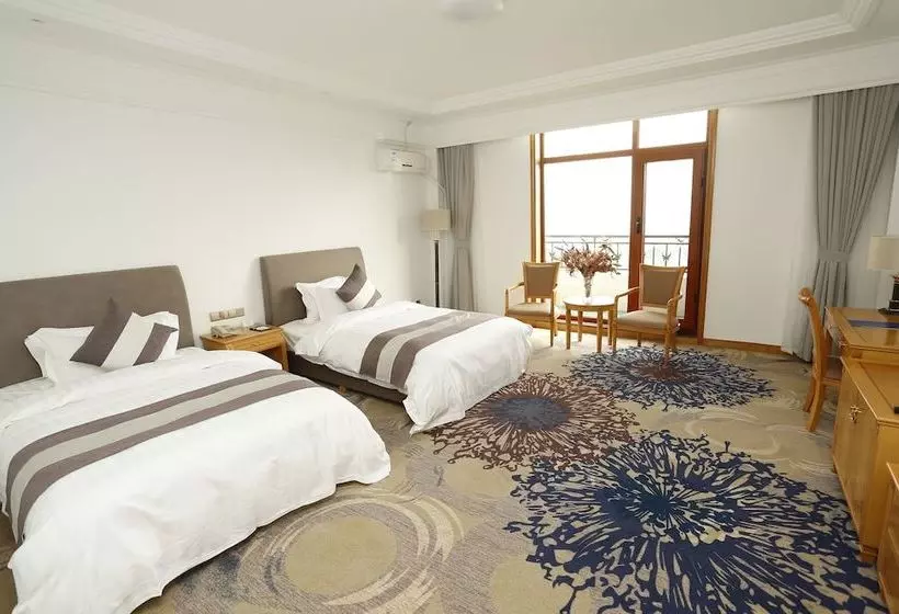 Hotelli Golden Pebble International Convention Centre & Resort