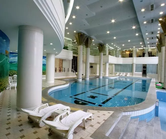 Hotelli Golden Pebble International Convention Centre & Resort