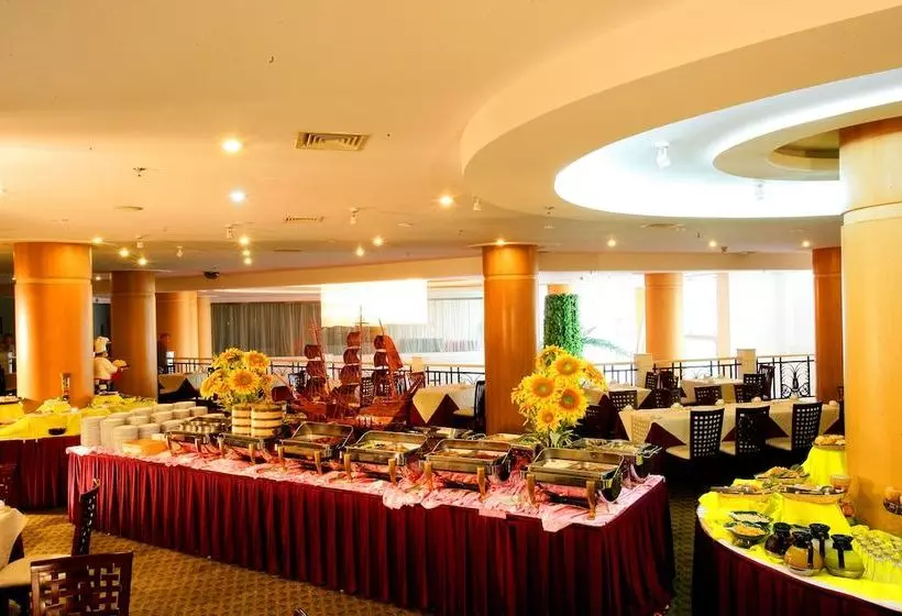 Hotelli Golden Pebble International Convention Centre & Resort