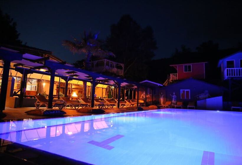 هتل Olimpos Salinas Wooden Houses