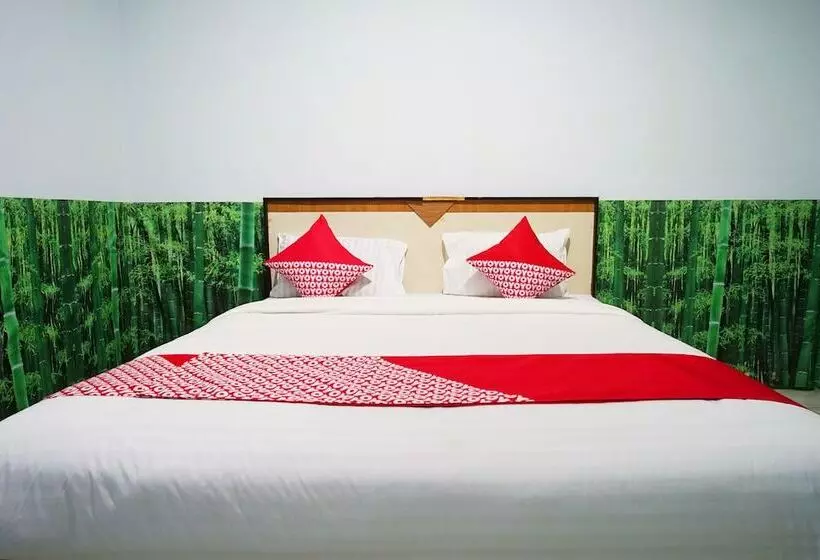 ペンション Nur Aziziah Guest House By Oyo Rooms