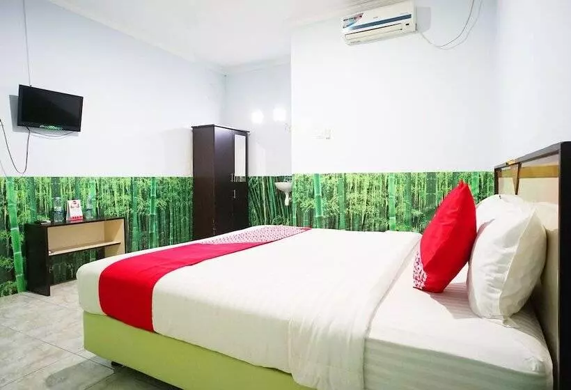 ペンション Nur Aziziah Guest House By Oyo Rooms