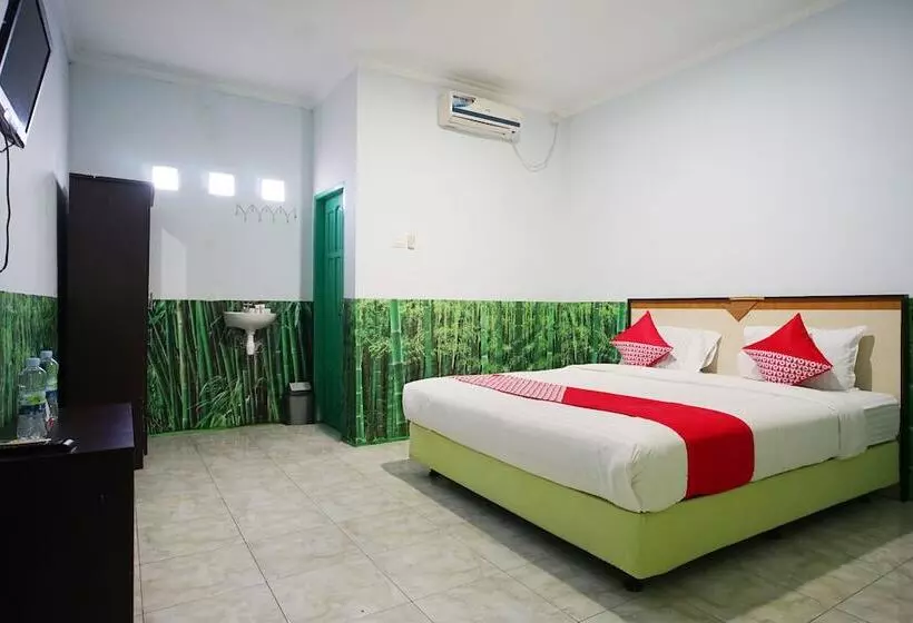 ペンション Nur Aziziah Guest House By Oyo Rooms