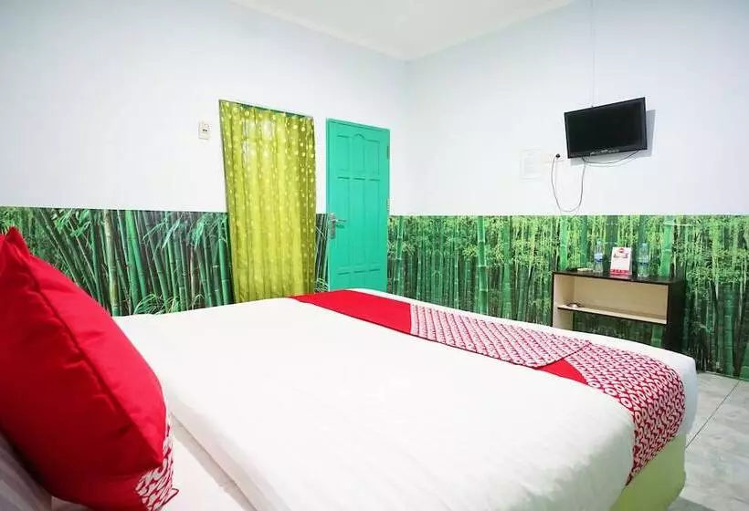 ペンション Nur Aziziah Guest House By Oyo Rooms