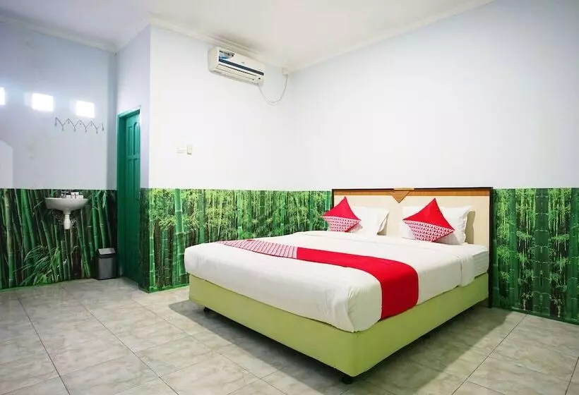 ペンション Nur Aziziah Guest House By Oyo Rooms