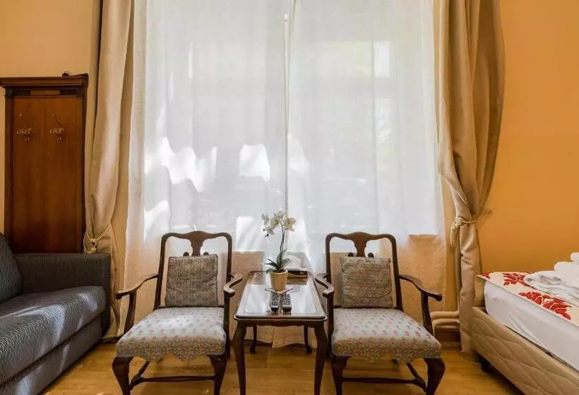 پانسیون Parlamento Rooms