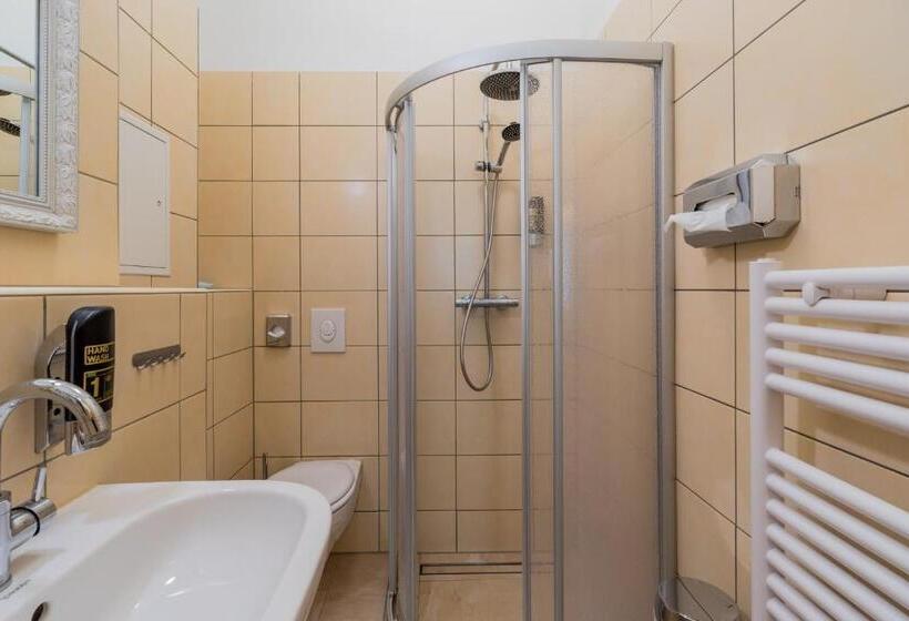 پانسیون Parlamento Rooms