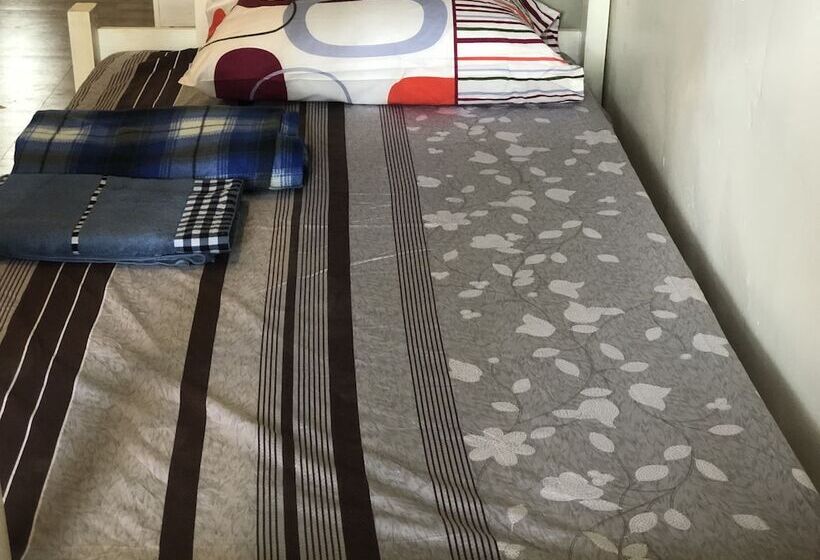 Alesseo Backpackers   Hostel