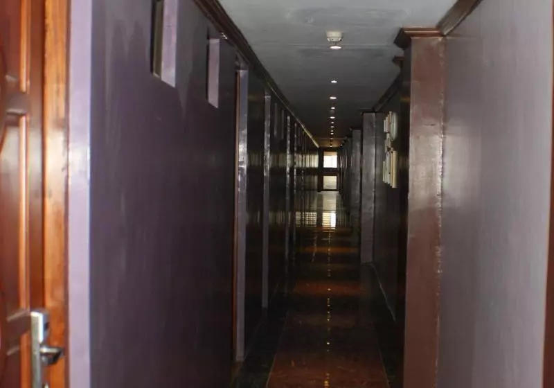 ホテル 7 Days Inn