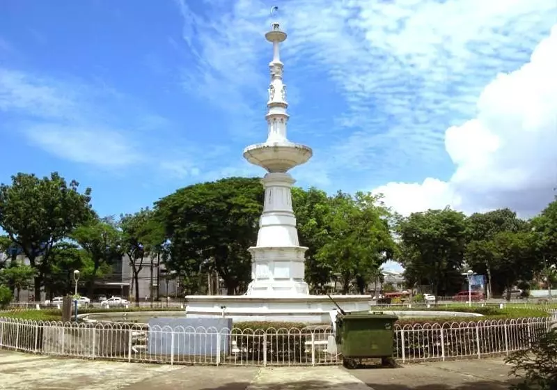 ホテル 7 Days Inn