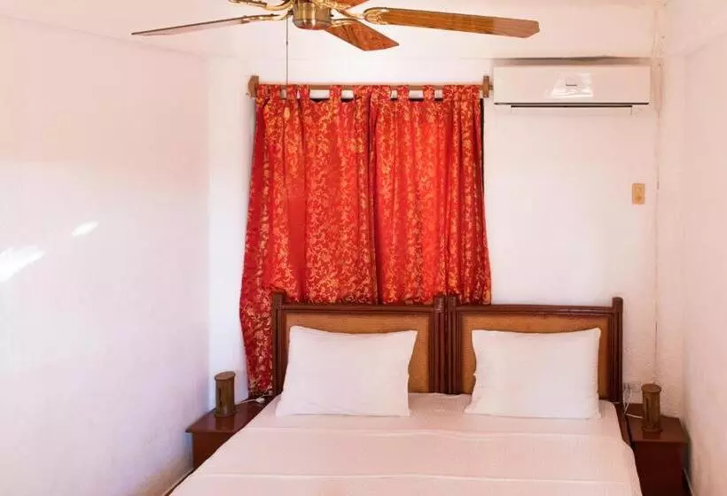 ホテル Alona Vida Beach Resort