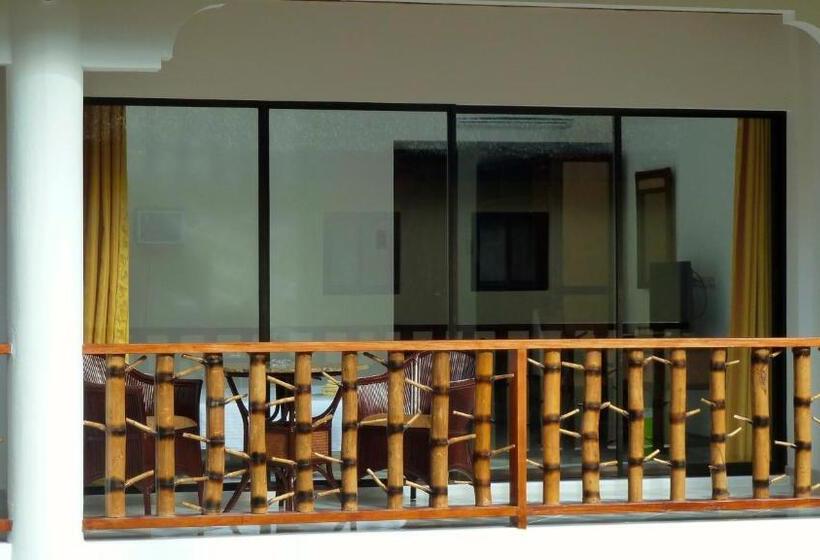 בית מלון כפרי Alona Vida Beach Resort