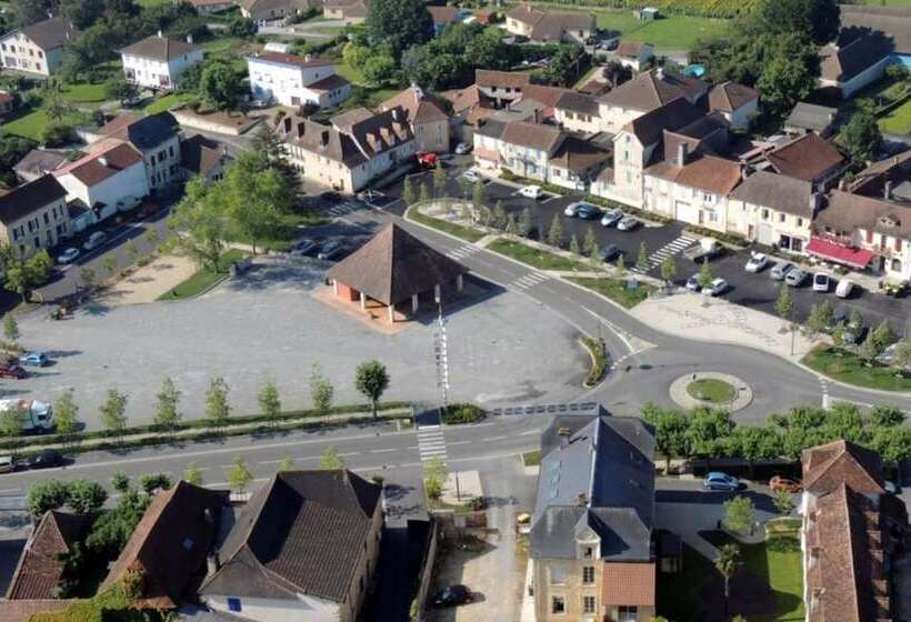 ホテル Logis Hôtel La Vieille Auberge Du Soubestre