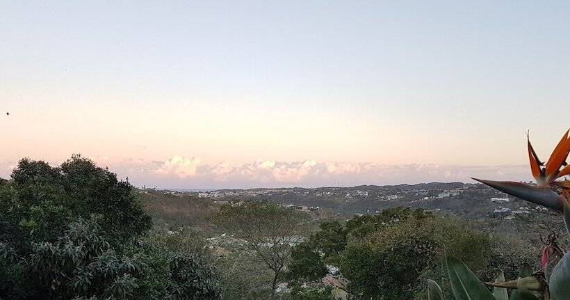 فندق Onthesummit Lodge & Conference Venue