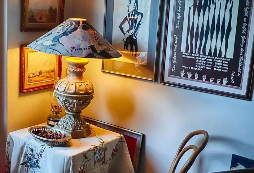 Hotelli Onthesummit Lodge & Conference Venue