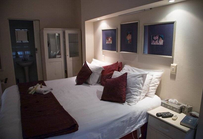 فندق Onthesummit Lodge & Conference Venue