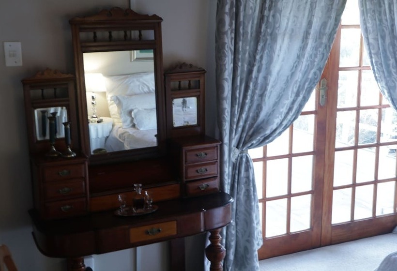 فندق Onthesummit Lodge & Conference Venue