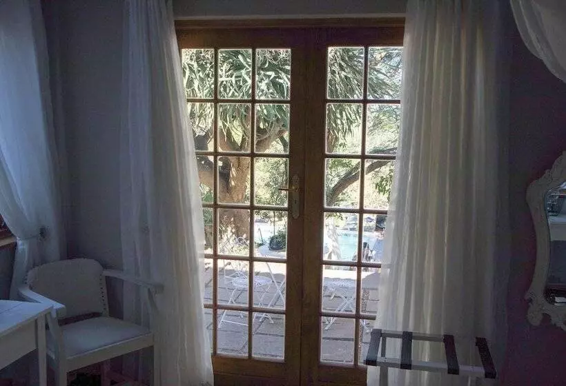 Hotelli Onthesummit Lodge & Conference Venue