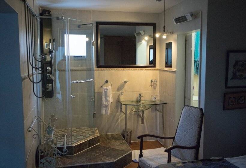 فندق Onthesummit Lodge & Conference Venue