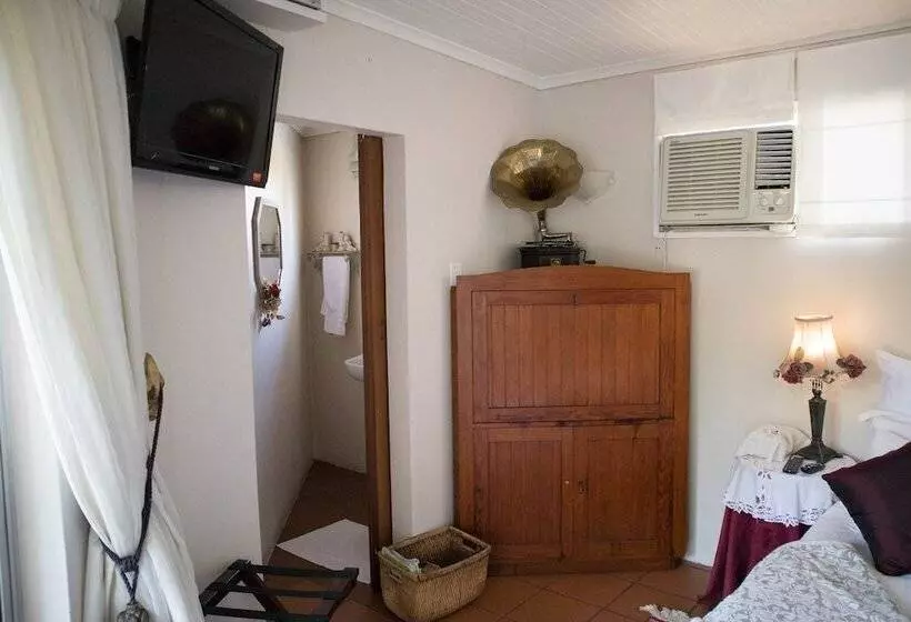 Hotelli Onthesummit Lodge & Conference Venue