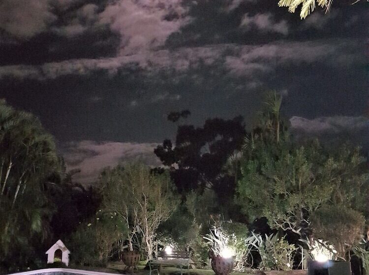 فندق Onthesummit Lodge & Conference Venue