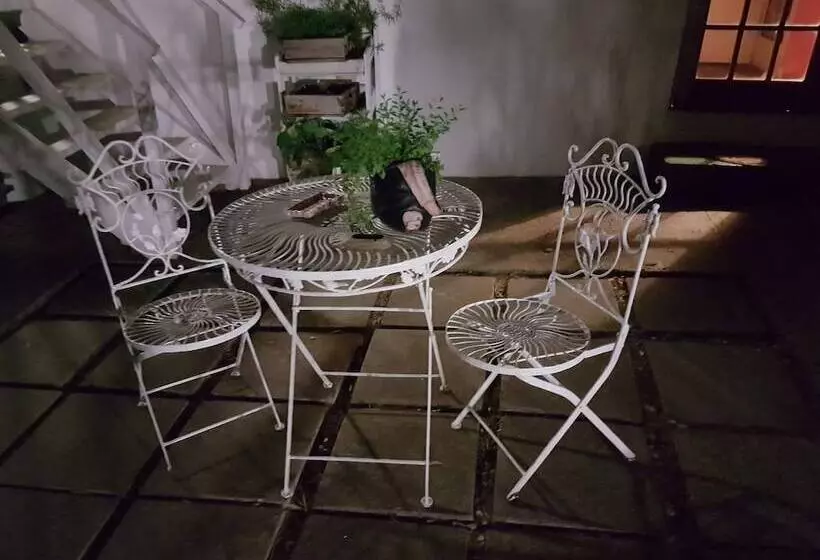 Hotelli Onthesummit Lodge & Conference Venue