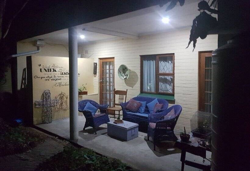 فندق Onthesummit Lodge & Conference Venue