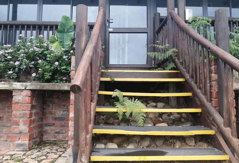 酒店 Outeniquabosch Lodge