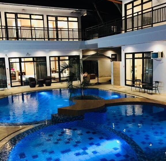 هتل White Breeze Palawan Boutique