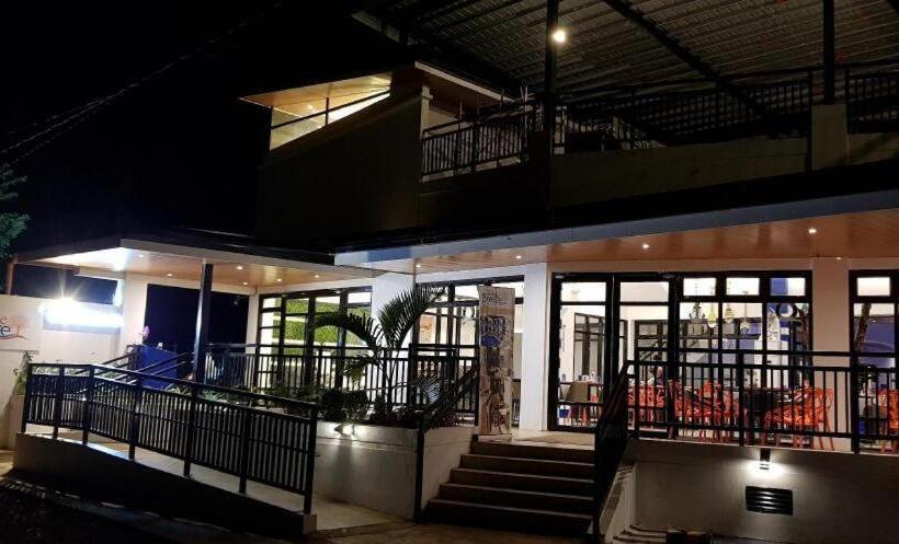 هتل White Breeze Palawan Boutique