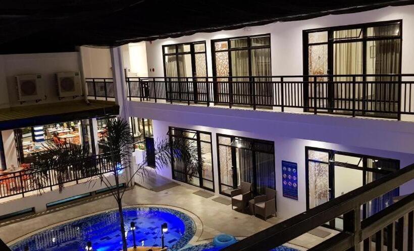 هتل White Breeze Palawan Boutique
