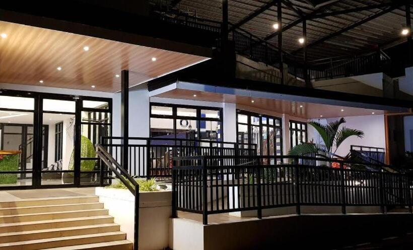 هتل White Breeze Palawan Boutique