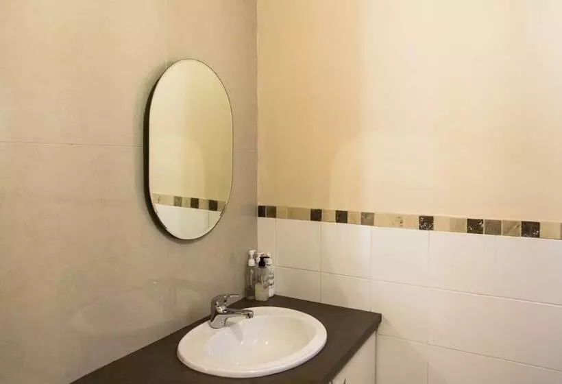 Majatalo Nahoon Mouth Guest House