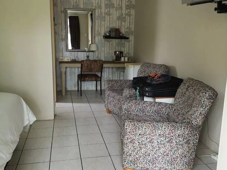 Majatalo Nahoon Mouth Guest House