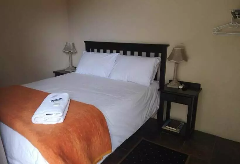 Majatalo Nahoon Mouth Guest House