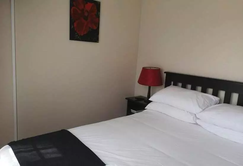 Majatalo Nahoon Mouth Guest House