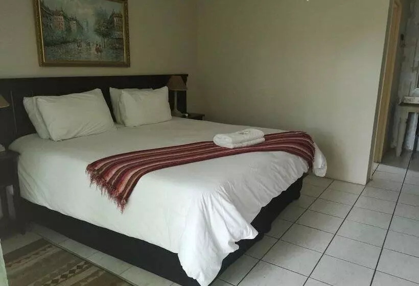 Majatalo Nahoon Mouth Guest House