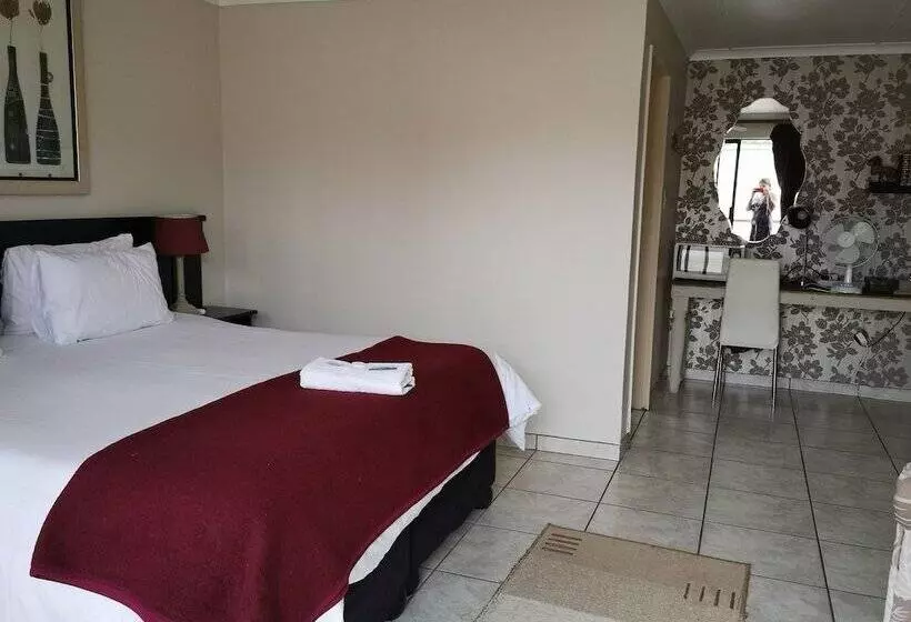 Majatalo Nahoon Mouth Guest House