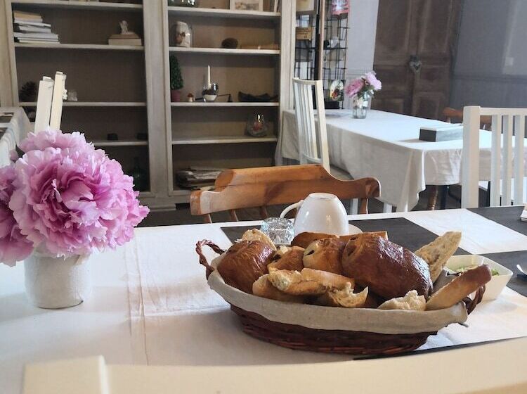 مبيت وإفطار Naturaform