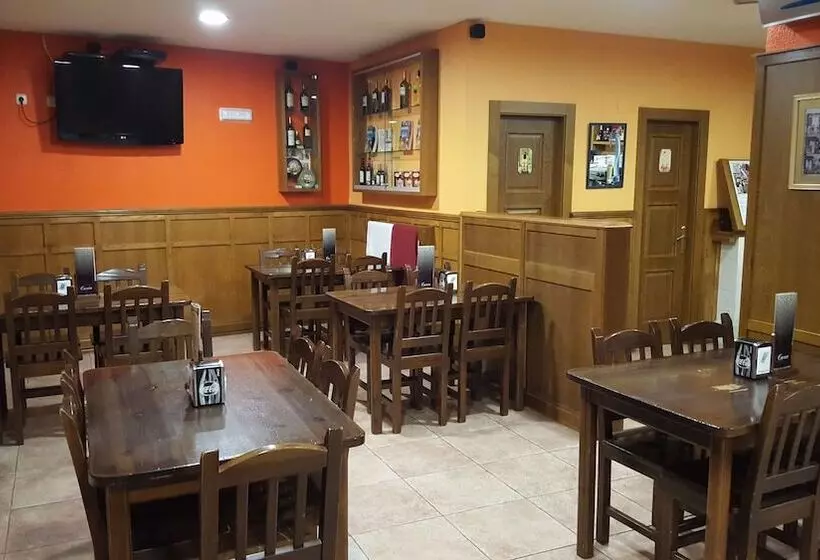 مسافرخانه Las Cantigas