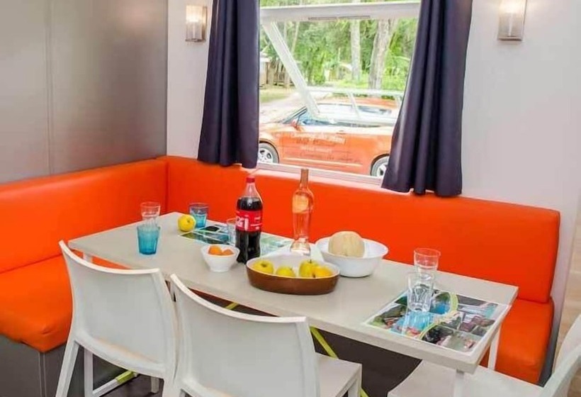 בית מלון כפרי Camping Les Plans