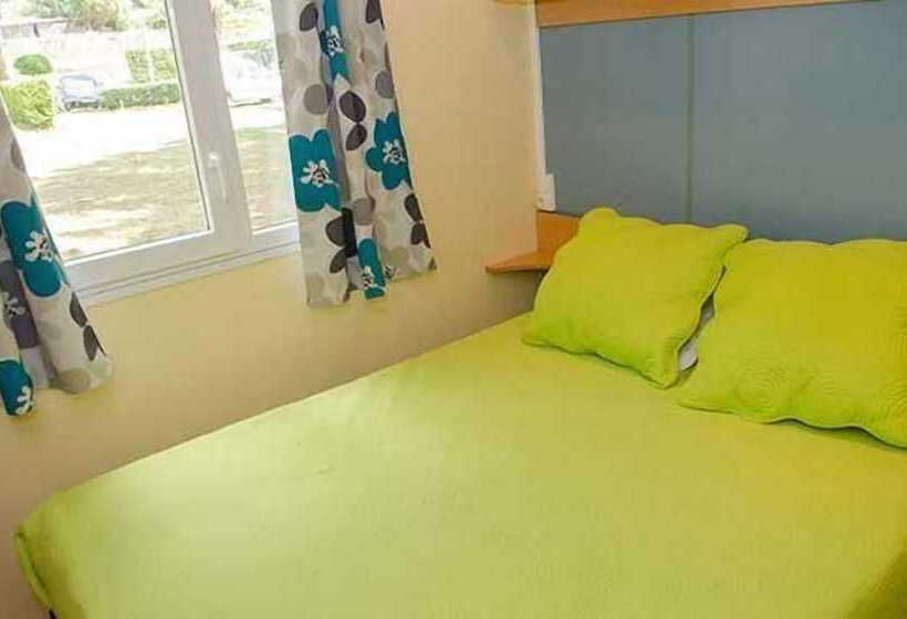 בית מלון כפרי Camping Les Plans