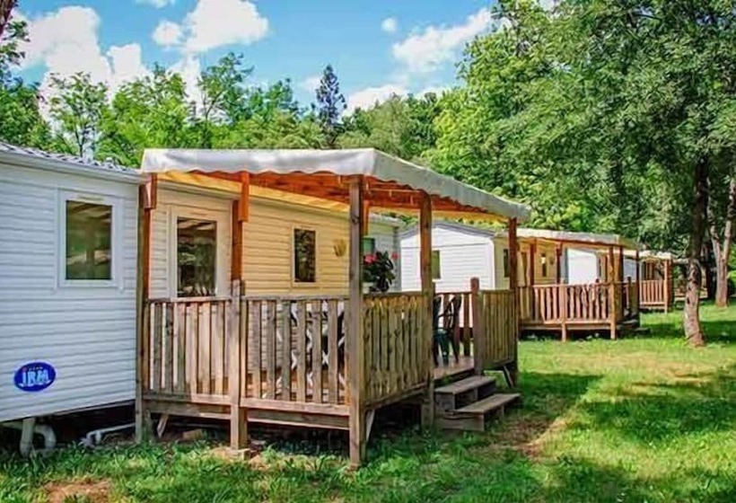 בית מלון כפרי Camping Les Plans