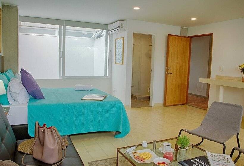 هتل Casa Bugambilia