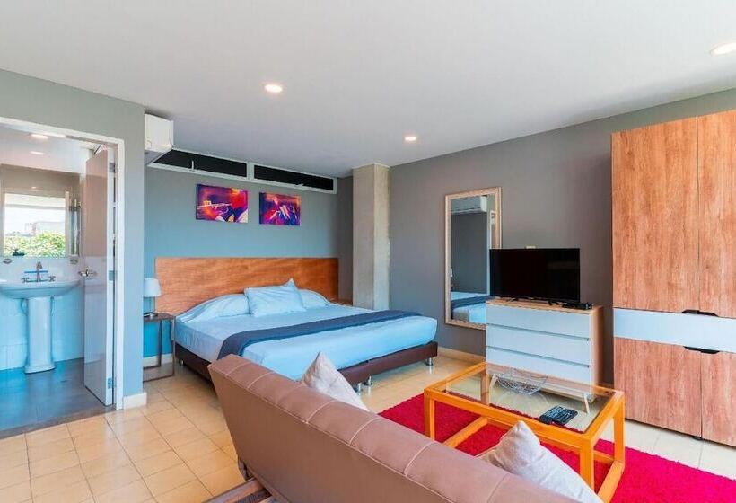 هتل Casa Bugambilia