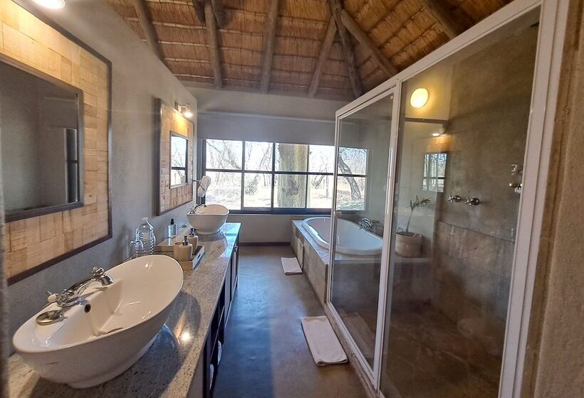 فندق Xanatseni Private Camp