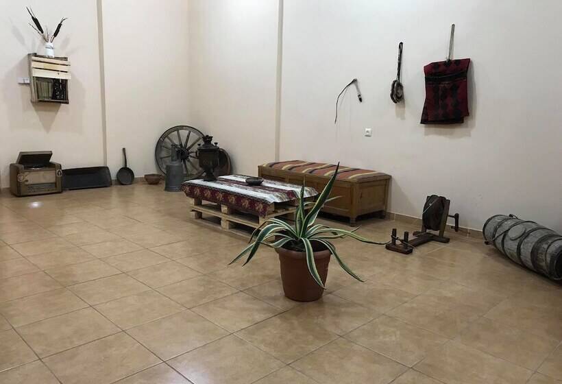 Light Guest House   Hostel